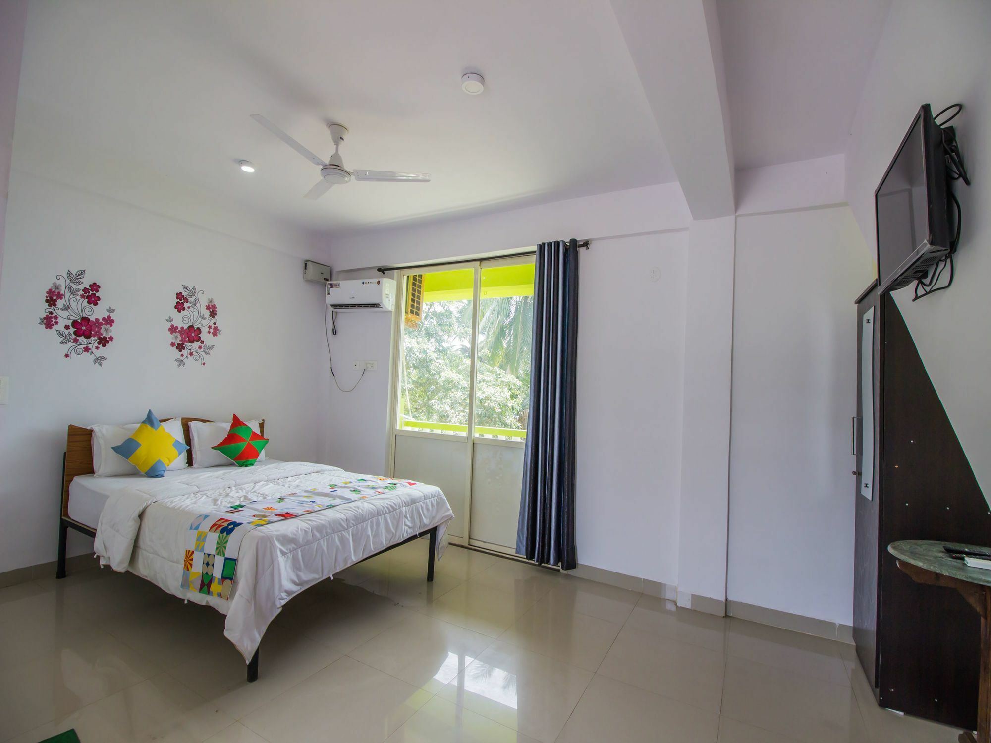 Beach Facing Studio Morjim Bagian luar foto